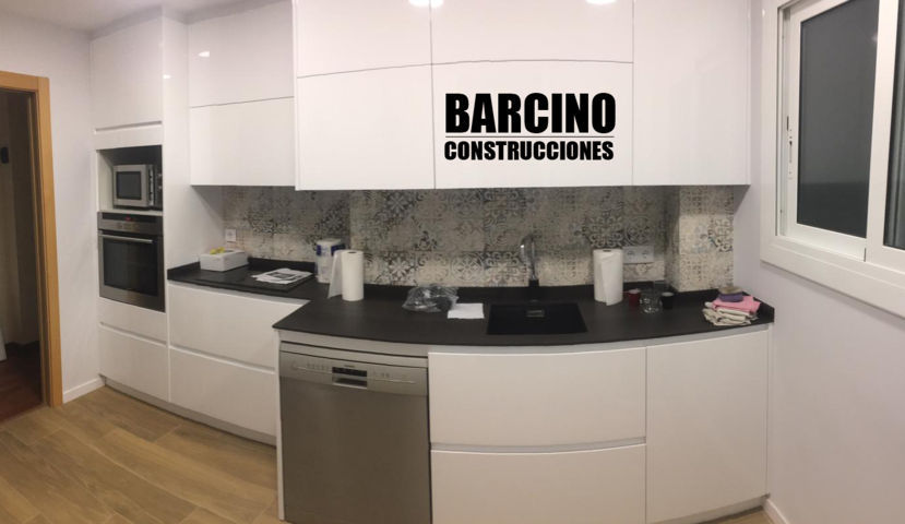 Cocina reformada en barrio Guinardó de Barcelona